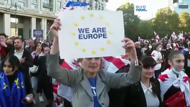 موج اعتراضات در گرجستان همزمان با انتخابات محلی؛ نخست‌وزیر اتحادیه اروپا را به دخالت متهم کرد