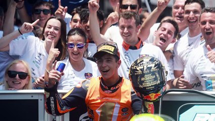 Aldeguer se estrena y Bezzecchi tira a Marc Márquez