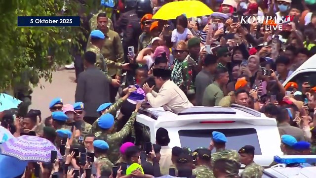 Momen Presiden Prabowo Cium Anak-Anak, Sapa Warga dari Atas Maung Usai Upacara HUT ke-80 TNI