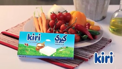 بيتي فور الجبنة مع صلصة خل البلسميك والزيت