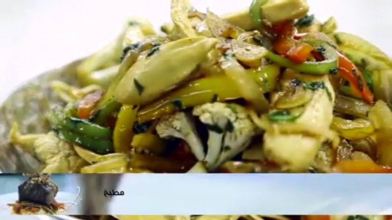 خطوات سريعة لتحضير الدجاج لمقليّ مع النودلز بالطريقة الصينية