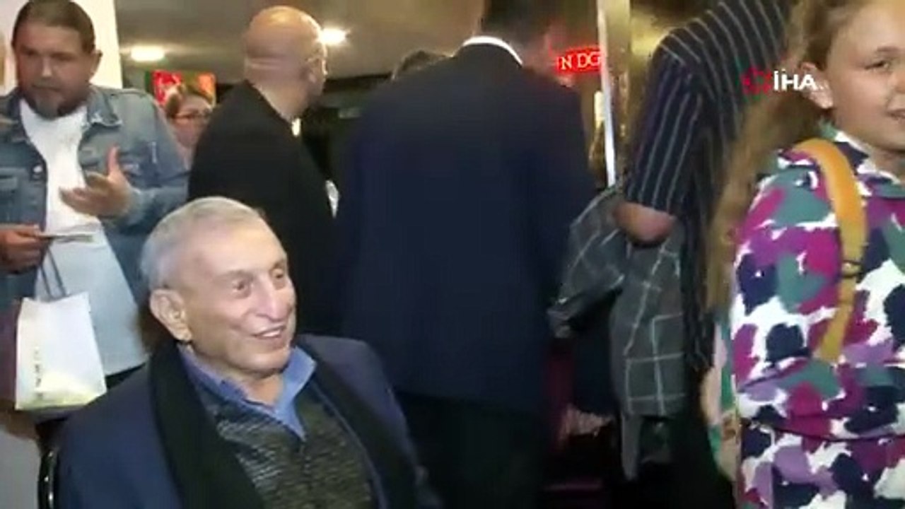 Tiyatro efsanesi 98 yaşındaki Haldun Dormen, ’Hisseli Harikalar Kumpanyası’ ile rekor kırdı