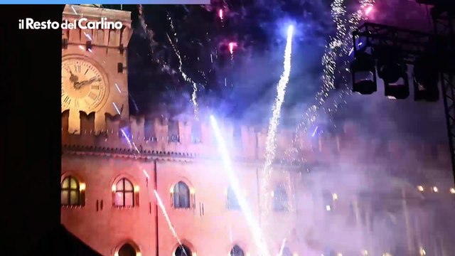Fuochi d'artificio per la festa di San Petronio: video
