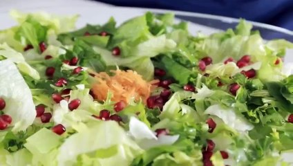 تعلمي تحضير وتزيين سلطة الأفوكادو الموسمية