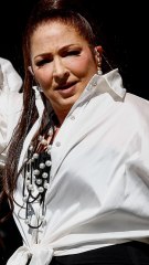 Gloria Estefan da un concierto en Madrid con la visita de Ayuso