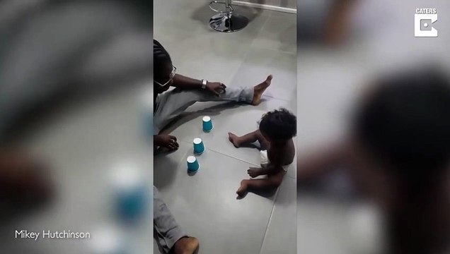 Quand ton bébé est meilleur que toi au jeu des gobelets