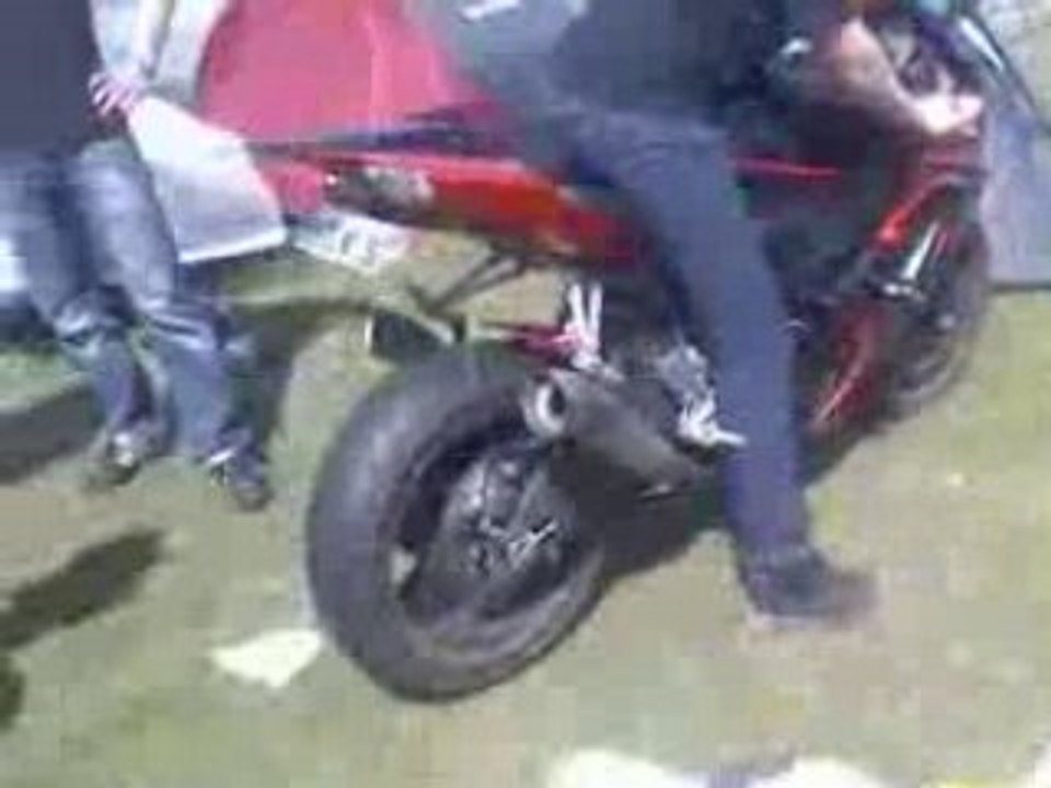V19-04-08_14.11.3gp