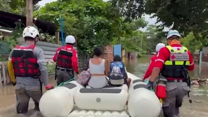 tn7-Cientos-de-personas-deberán-pasar-la-noche-en-albergues-por-inundaciones-051025