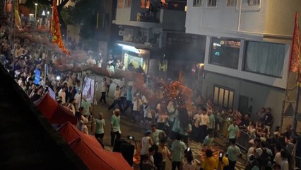 Hong Kong's Fire Dragon Dance ignites festival spirit