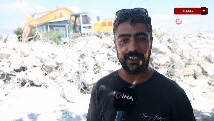 Hatay'da iş makinesiyle gelin arabasının önünü kesti