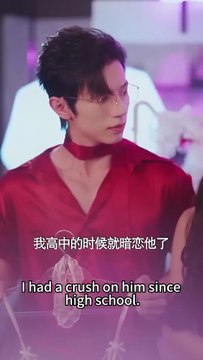 In the early days of her business, she interviewed 20 guys but wasn't satisfied with any of them until she ran into a cool school hunk and invited him out on a whim. She thought he was just an ordinary employee, but she didn't realize he was pretending to