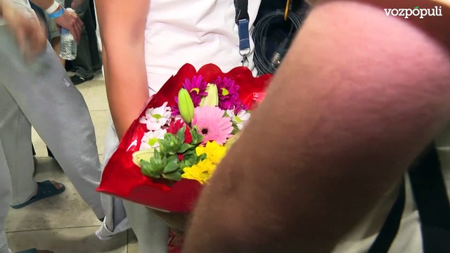 Así han sido recibidos los tripulantes de la flotilla en el aeropuerto Adolfo Suárez Madrid-Barajas