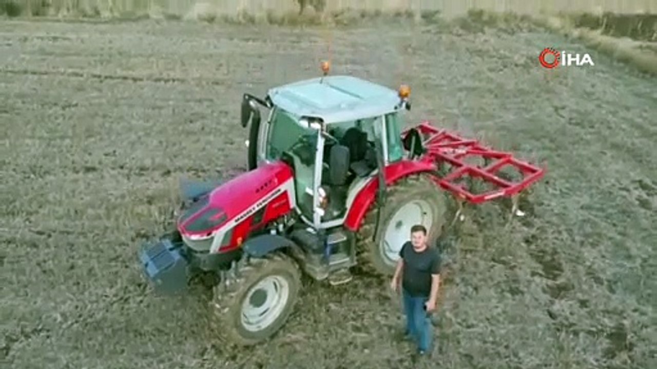 Traktörle direniş mesajı! Tarlasına ‘Özgür Filistin’ yazdı