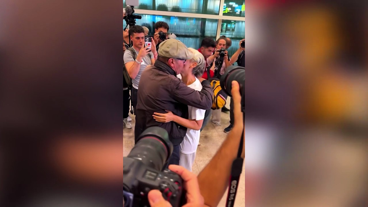 Ada Colau y Jordi Coronas llegan a Barcelona denunciando "maltrato" por parte de Israel