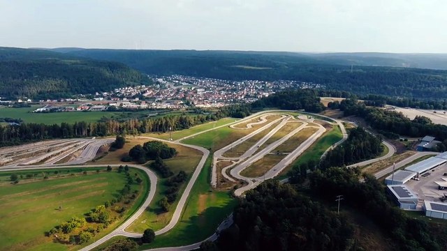 Le terrain d'essai Mercedes-Benz d'Immendingen comprend 86 kilomètres de pistes