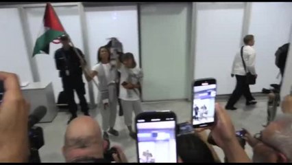 L'arrivo di Greta Thunberg e altri attivisti della Flotilla ad Atene