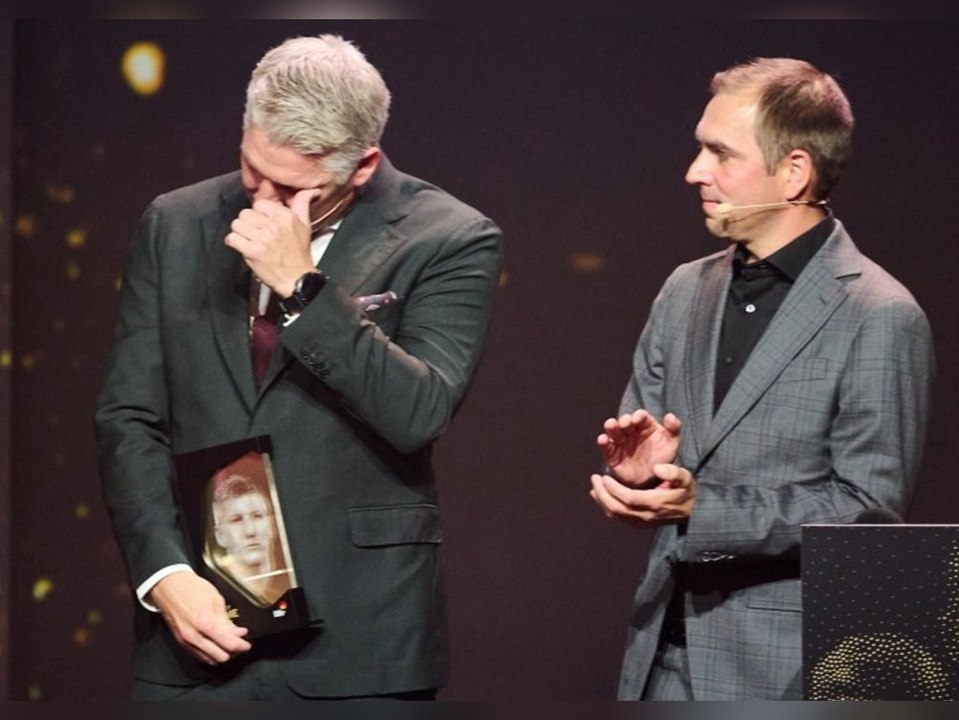 "hall of fame"-ehrung: schweinsteiger kämpft mit den tränen