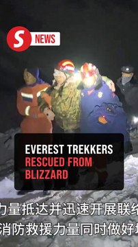 Hundreds of trekkers escape from blizzard-struck Everest in Tibet