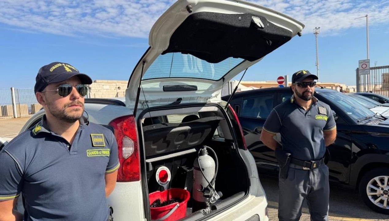 Finanzieri fermano pescatore di frodo: sequestrati 200 ricci di mare (06.10.25)