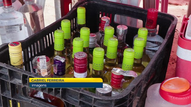 Vendas de bebidas na praia de Boa Viagem: alternativas aos drinques com gin e vodka após suspeitas de adulteração por metanol