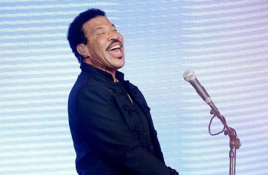 Lionel Richie reveals used to call his pal Michael Jackson 'smelly'