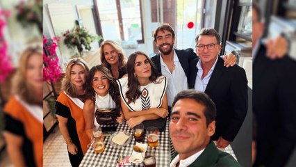 Alberto Herrera y Blanca Llandres reúnen a sus familias para celebrar su pedida de mano