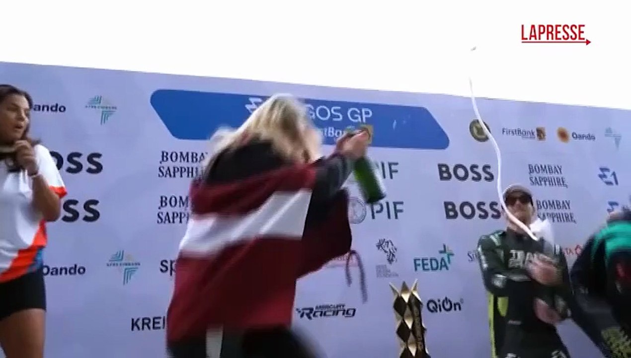 A Lagos la prima gara del mondiale di motoscafi elettrici: le immagini dei bolidi