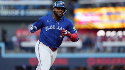 Blue Jays Dominate Yankees, Now Hit the Road for Game 3