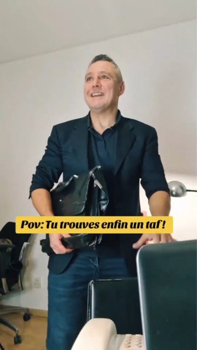 Pov : Tu trouves enfin un taf mais !!