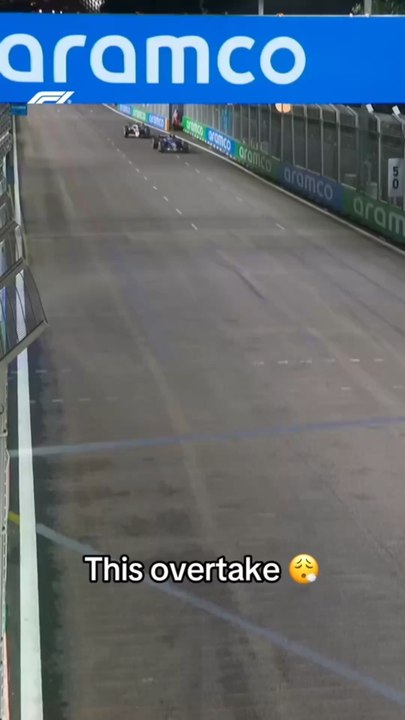 🌃 GP de Singapour 2025 – Nuit de feu à Marina Bay 🔥George Russell s’impose avec classe devant Verstappen et Norris ! 🏁McLaren décroche un nouveau titre constructeur 🧡