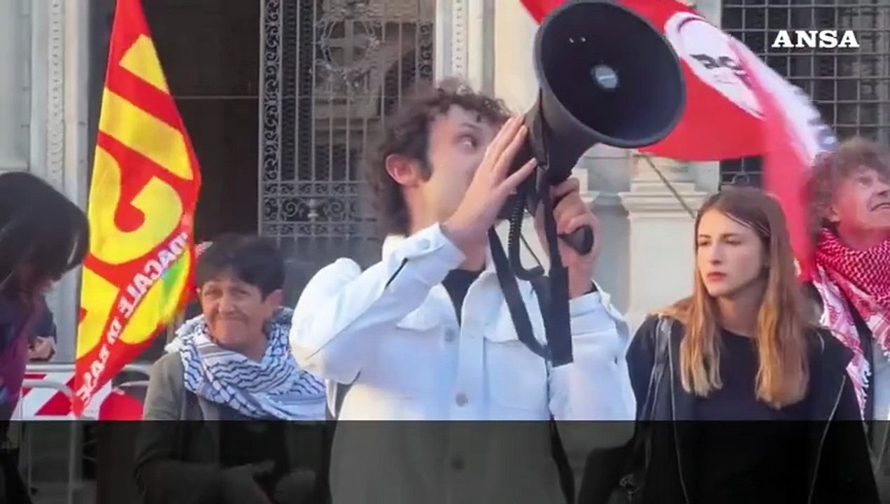 Presidio pro-Pal a Palazzo Marino: "Stop al rinnovo del gemellaggio con Tel Aviv"