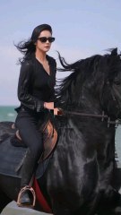 The wind that misses you blows to the beautiful Bohu Lake in Xinjiang