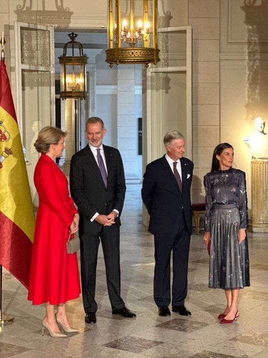 Le couple royal espagnol accueilli au Palais par le roi Philippe et la reine Mathilde