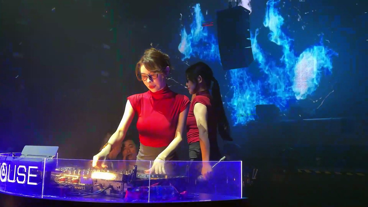 二小姐 - 爱情一阵风 (Dj风神 ProgHouse Remix 2025 无心睡眠鼓) Tình Yêu Như Cơn Gió - Nhị Tiểu Thư #dj抖音版2025