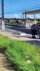 Mulher morre após ter a cabeça esmagada por carreta em acidente