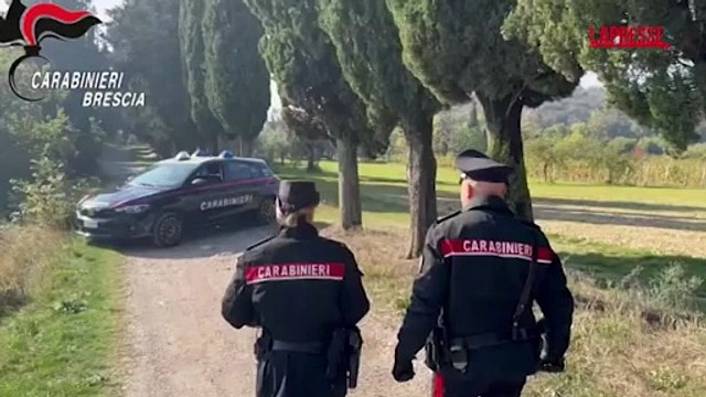 Brescia, sequestrano e violentano una donna: i rilievi dei carabinieri