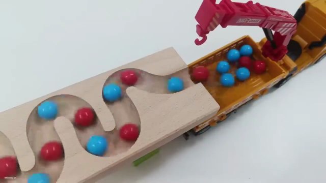 HABA Marble Run： Mesmerizing Wooden Marbles Racing Through Air ASMR