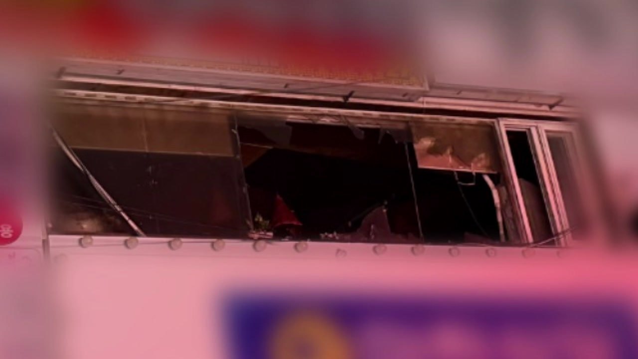 부산 노래방 화재 1명 사망...갯벌에 고립된 일가족 7명 구조 / YTN