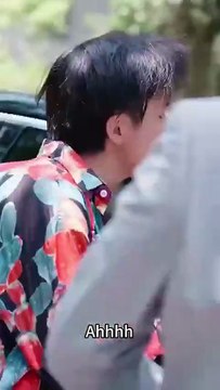 After three years of sincere devotion, she thought it was a two-way journey. Unexpectedly, he took advantage of her sincerity and trampled on her dignity until she was sold to another man in exchange for benefits. She finally woke up and never fell in lov