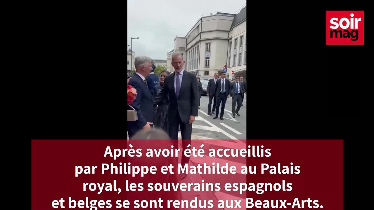 Les souverains belges et espagnols visitent une exposition aux Beaux-Arts