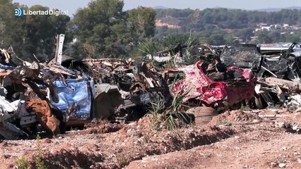 Los coches arrastrados por la DANA siguen en Riba-roja