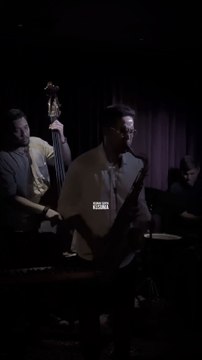 Musik jazz adalah aliran musik yang berasal dari Amerika Serikat pada awal abad ke-20 dengan akar dari musik Afrika-Amerika dan Eropa.#MusikJazz #JazzFusion #JazzSwing #JazzBebop #NgurahSuryaKusuma