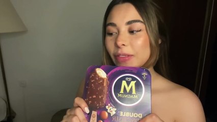 [ASMR] probando dulces españoles - 20 cosas sobre mi