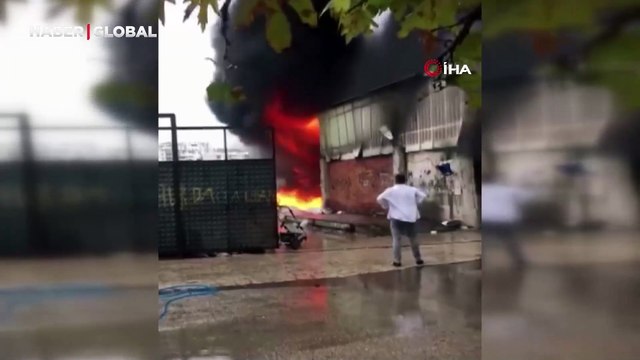 Geri dönüşüm atölyesi ateş topuna döndü