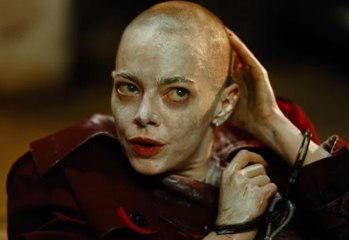 Bugonia - Tráiler de la película con Emma Stone