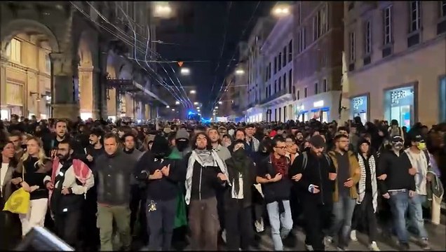 Corteo e scontri al corteo dei Giovani Palestinesi a Bologna, il video