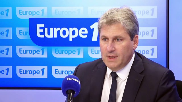 «J'attends de lui qu'il prenne ses responsabilités» : Mathieu Darnaud appelle à une prise de parole d'Emmanuel Macron