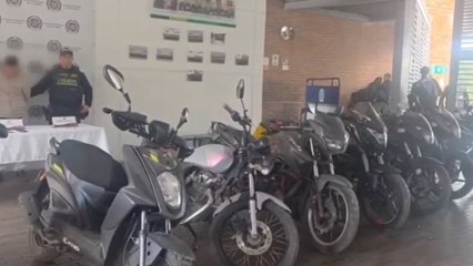 VIDEO | Policías se llevaron una sorpresa: fueron a recuperar una moto y encontraron siete más