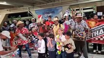 Reciben a niño dominicano campeón mundial de Kartismo en España