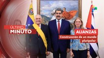 Entrega de condecoración al embajador de Cuba en Venezuela